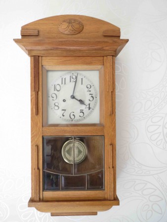 4733 - Hodiny nastenne dub secese  1920  V - 72 cm  -  2 700 kc